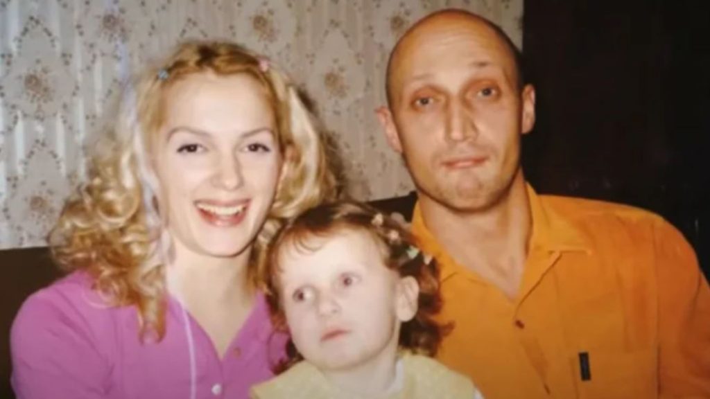 maria poroshina with gosha kutsenko and daughter polina 40